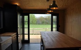 Renagour Cottage - Farmstay With Hot Tub!